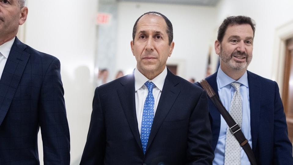 Richard Kahn, Jeffrey Epstein's longtime accountant and executor of estate