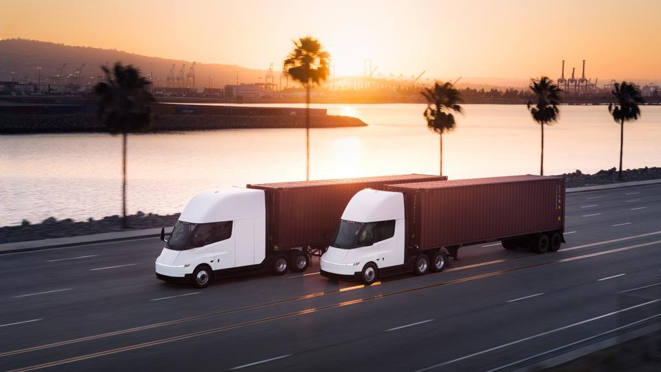 Tesla’s Big Rig Rollout Has A Charger Problem