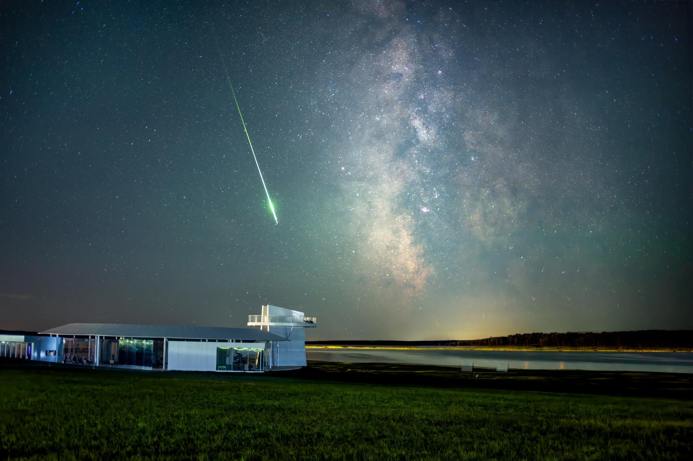 ‘Halloween Fireballs’ Are Coming — And They’re Not Your Average Meteors