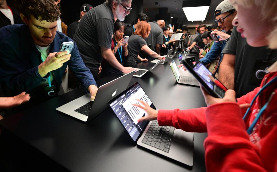 US-TECH-APPLE-COMPUTERS-HARDWARE-INTERNET