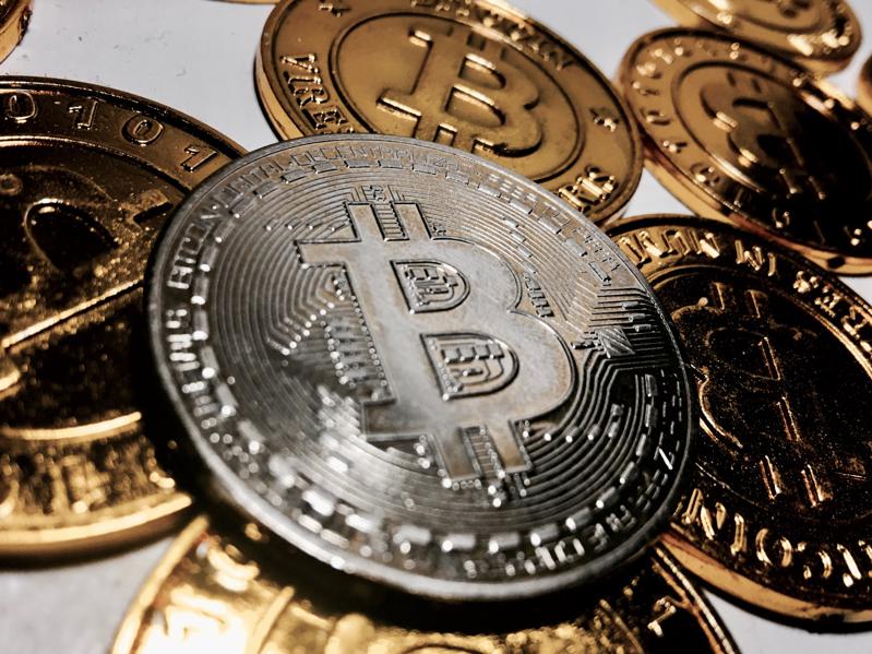 Bitcoin Prices Surge More Than 25% As Cryptocurrencies Recover