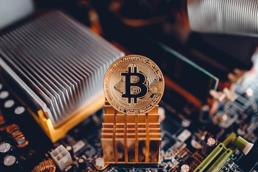 Bitcoin Approaches $8,000 As Cryptos Surge
