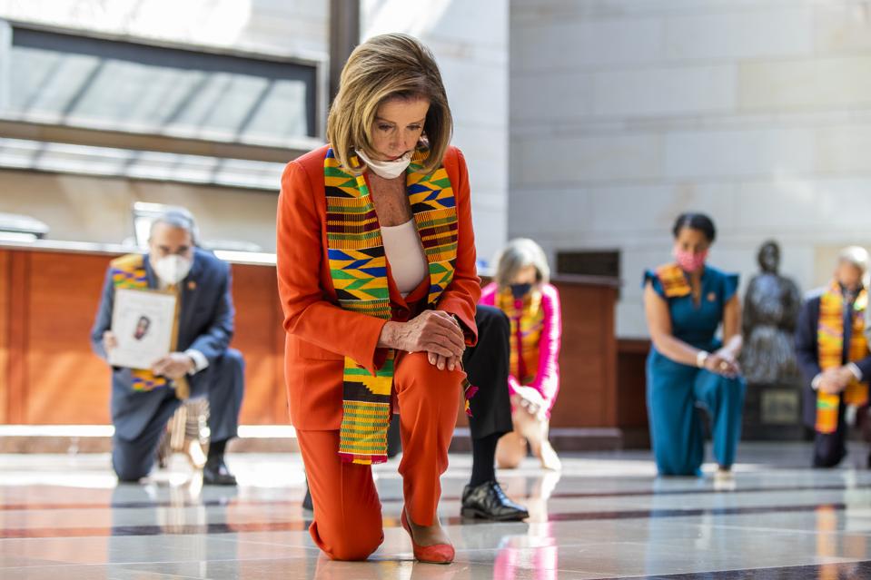 Hang Up The Kente Black Writers Performers Slam Congressional Democrats For Wearing Traditional Textile