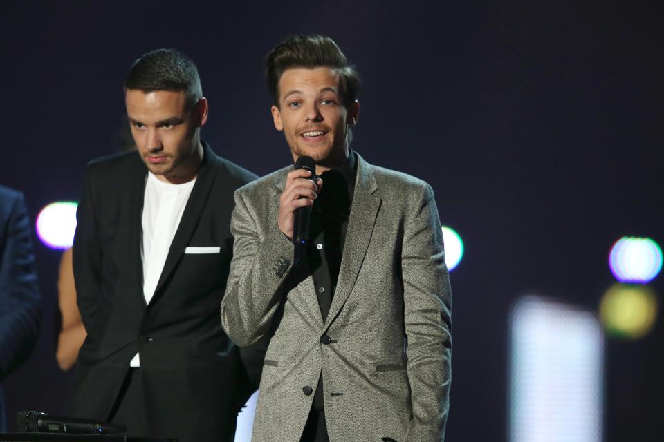 One Directions' Louis Tomlinson Debuts At No. 2 In The U.K. With His ...
