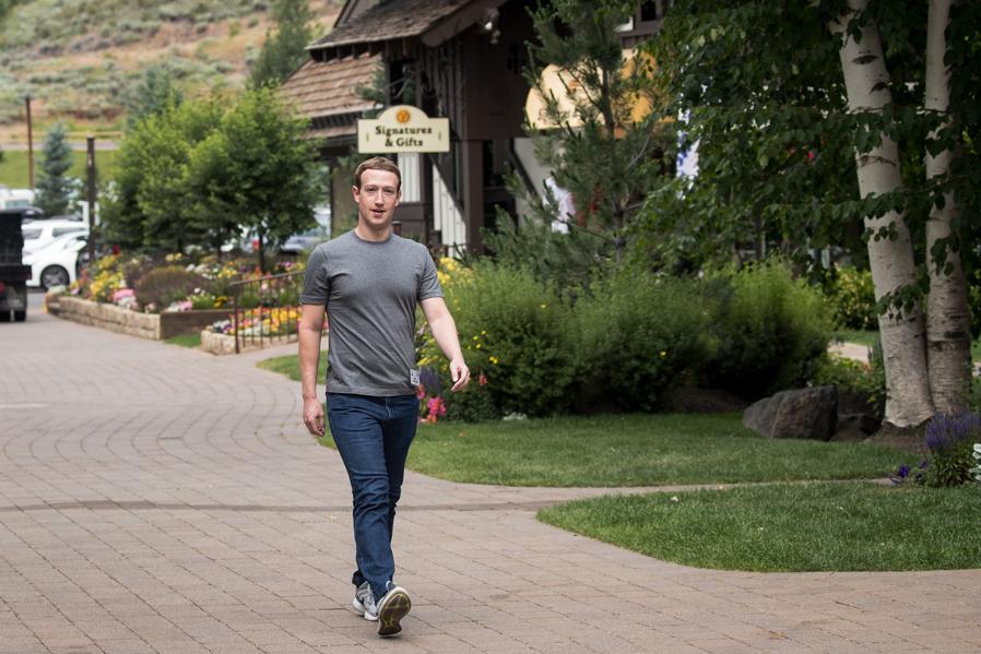 Wall Street Loves Facebook Into Earnings Tonight