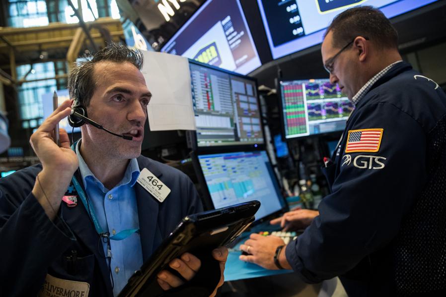 Negative Divergences Spread Around The World As Correction Looms
