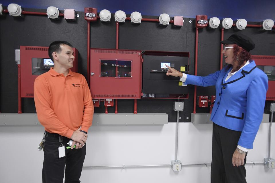 Johnson Controls Revenue Could Touch 25 Billion By 2020 Despite Divesting Power Solutions Unit