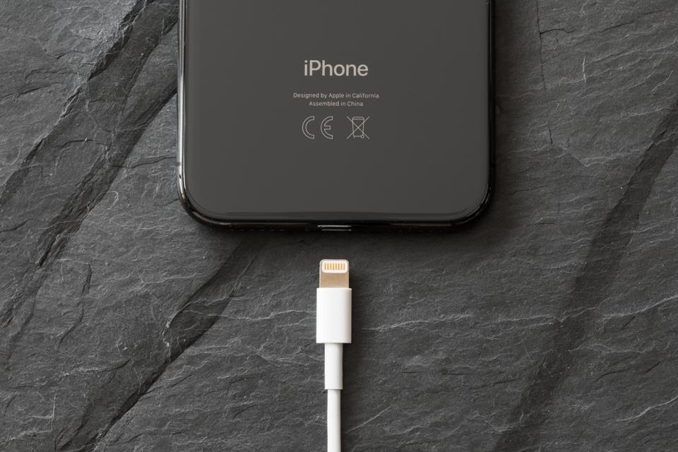 The Best Iphone Charging Cases Of 2019