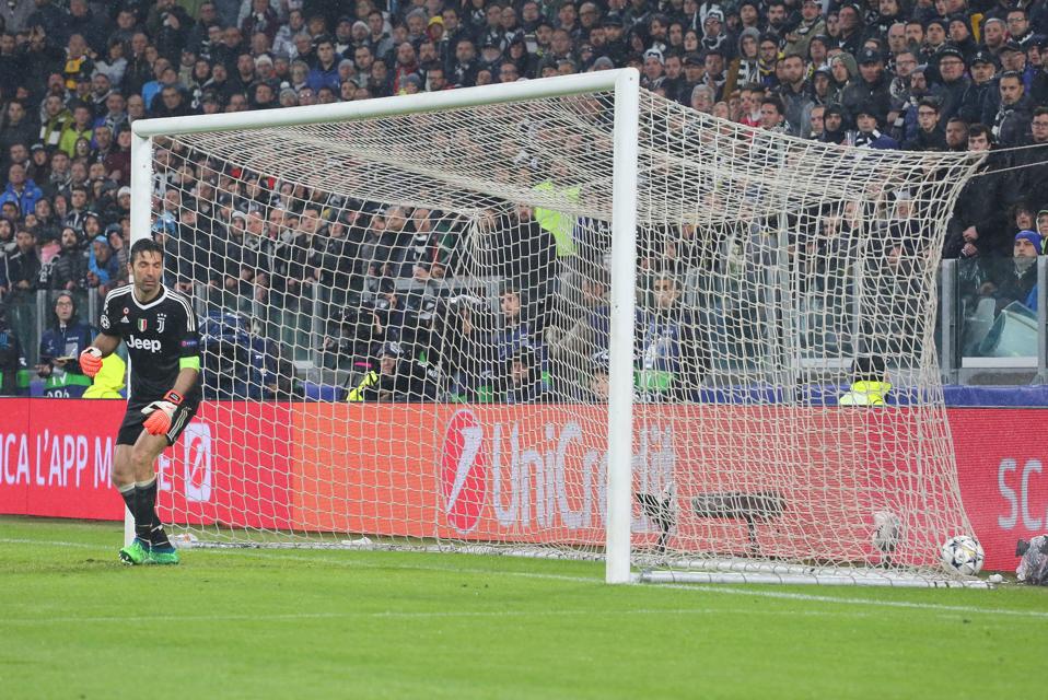 Juventus v Real Madrid - UEFA Champions League Quarter Final Leg One