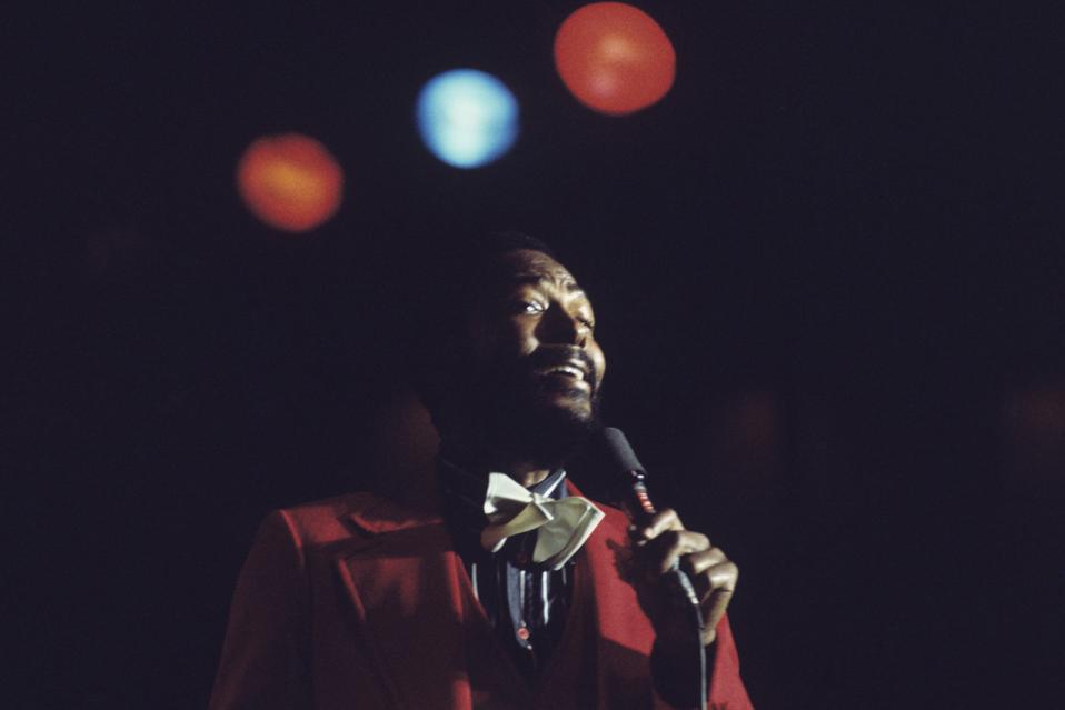 Marvin Gaye Performs On Stage