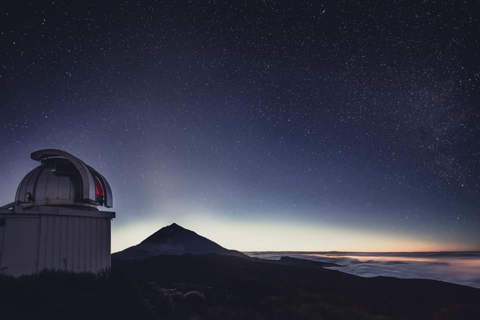 Spain, Canary Islands, Tenerife, Teide observatory at night