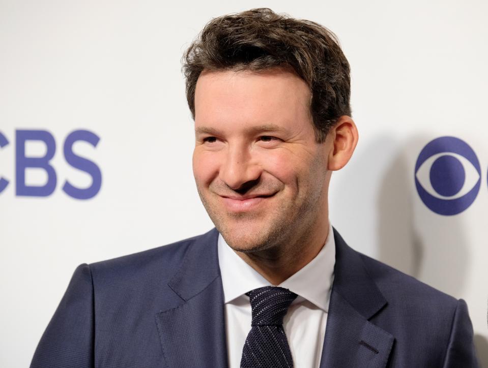 Tony Romo S Record Setting Cbs Contract Shows Just How Bad Nfl