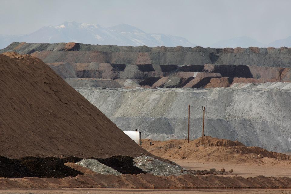 Community Torn Over Labor Contract Dispute At Largest Open-Pit Mine In CA