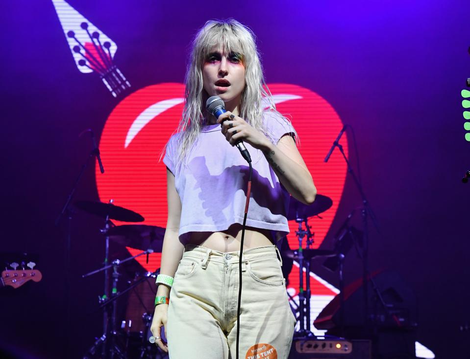 Paramore S Hayley Williams Reveals New Solo Music Coming In 2020