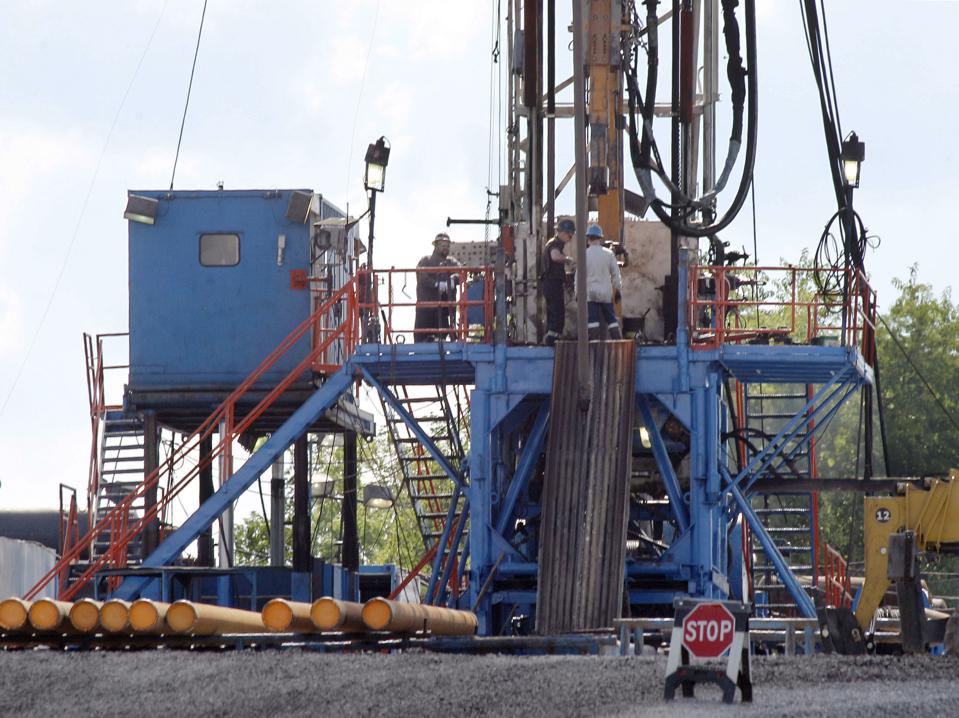 What Trump, Clinton and Pundits Miss: Long U.S. Boom In Cheap Energy