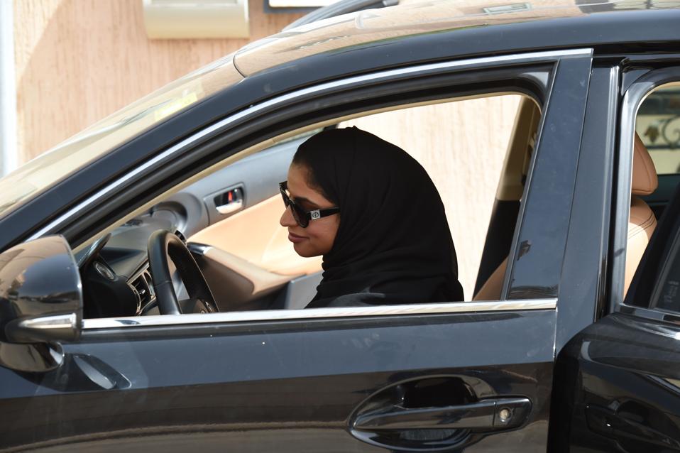 SAUDI-SOCIETY-WOMEN-DRIVING