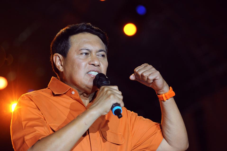 Manuel Villar at his final campaign rally in the 2010 Philippine presidential election.