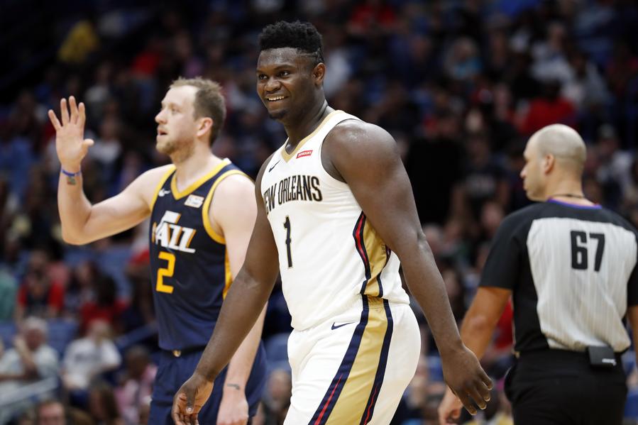 Zion Williamson Says Right Knee Is Getting 'Stronger Day By Day'