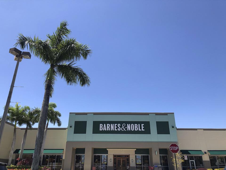 Barnes Noble S Nook Sees Sales Decrease In 2019