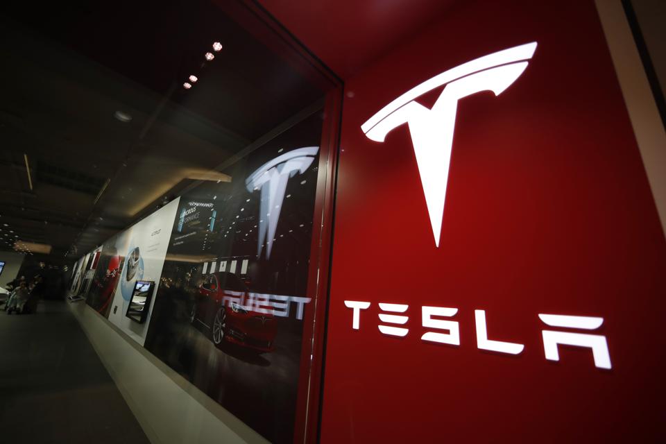 Tesla-Crash Cause