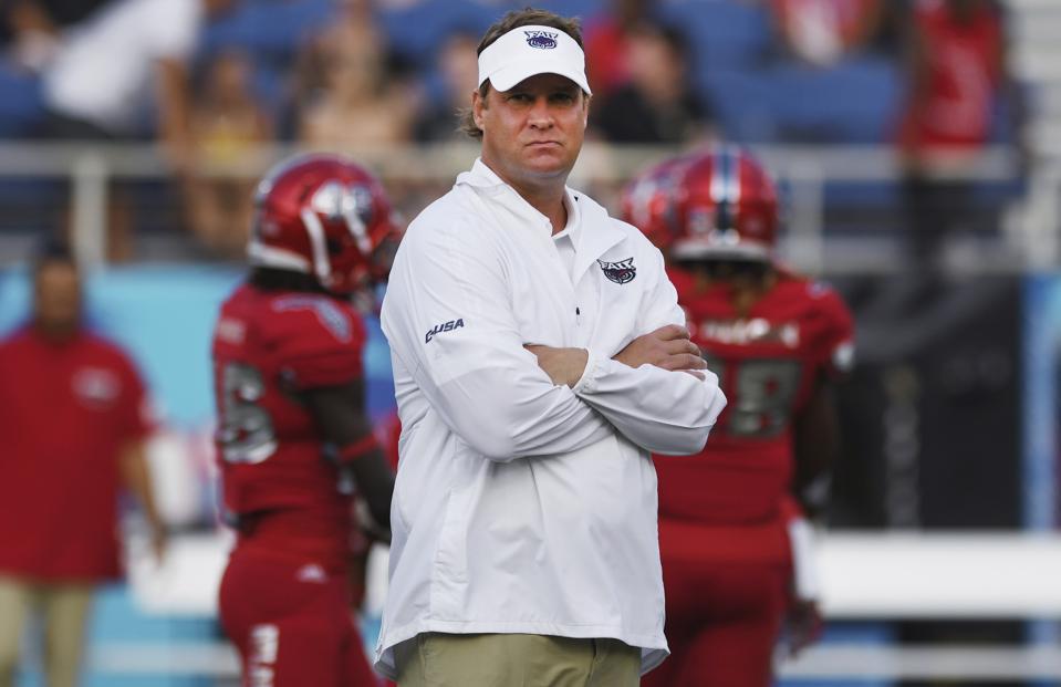 Sec Stands Out In Conference By Conference Fbs Salary Comparison