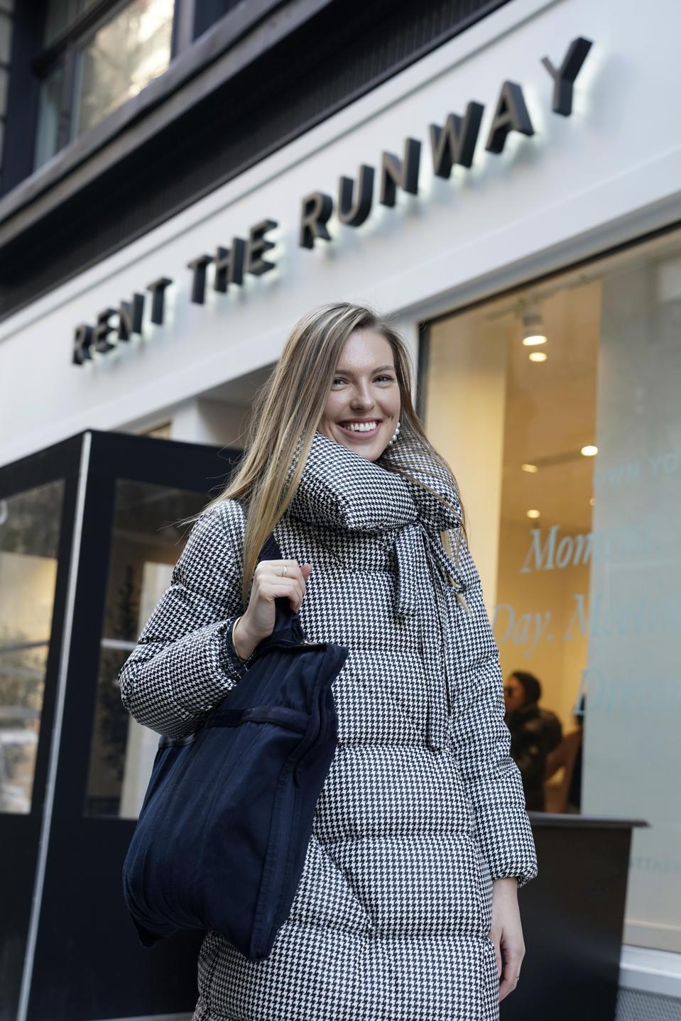 Rent The Runway S Outsized 1 Billion Valuation Is Reportedly Coming Down To Earth