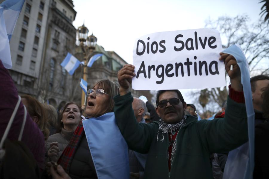 Macri Was Supposed To Save Argentina. Now He Can't Pay The Bills.